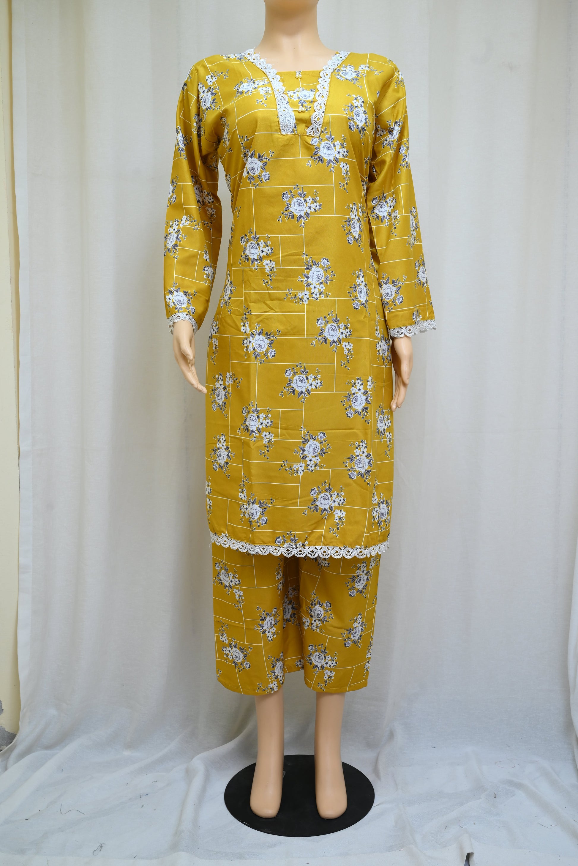 1030-Printed Lawn 2-Piece Set – Round Neck Shirt & Printed Trouser