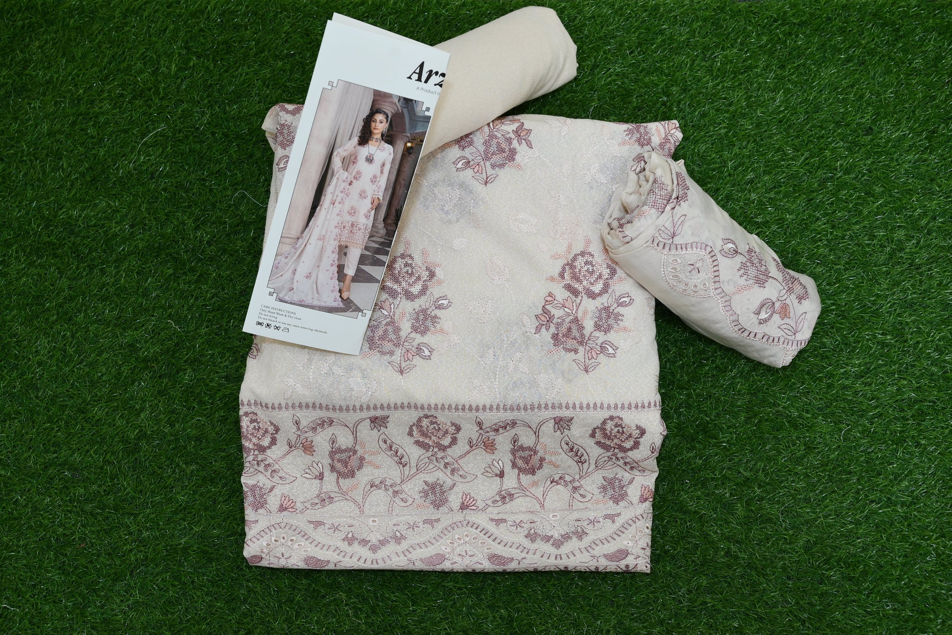 5506-3-Piece Unstitched Karandi Suit – Embroidered Shirt, Diamond Embroidered Dupatta & Trouser