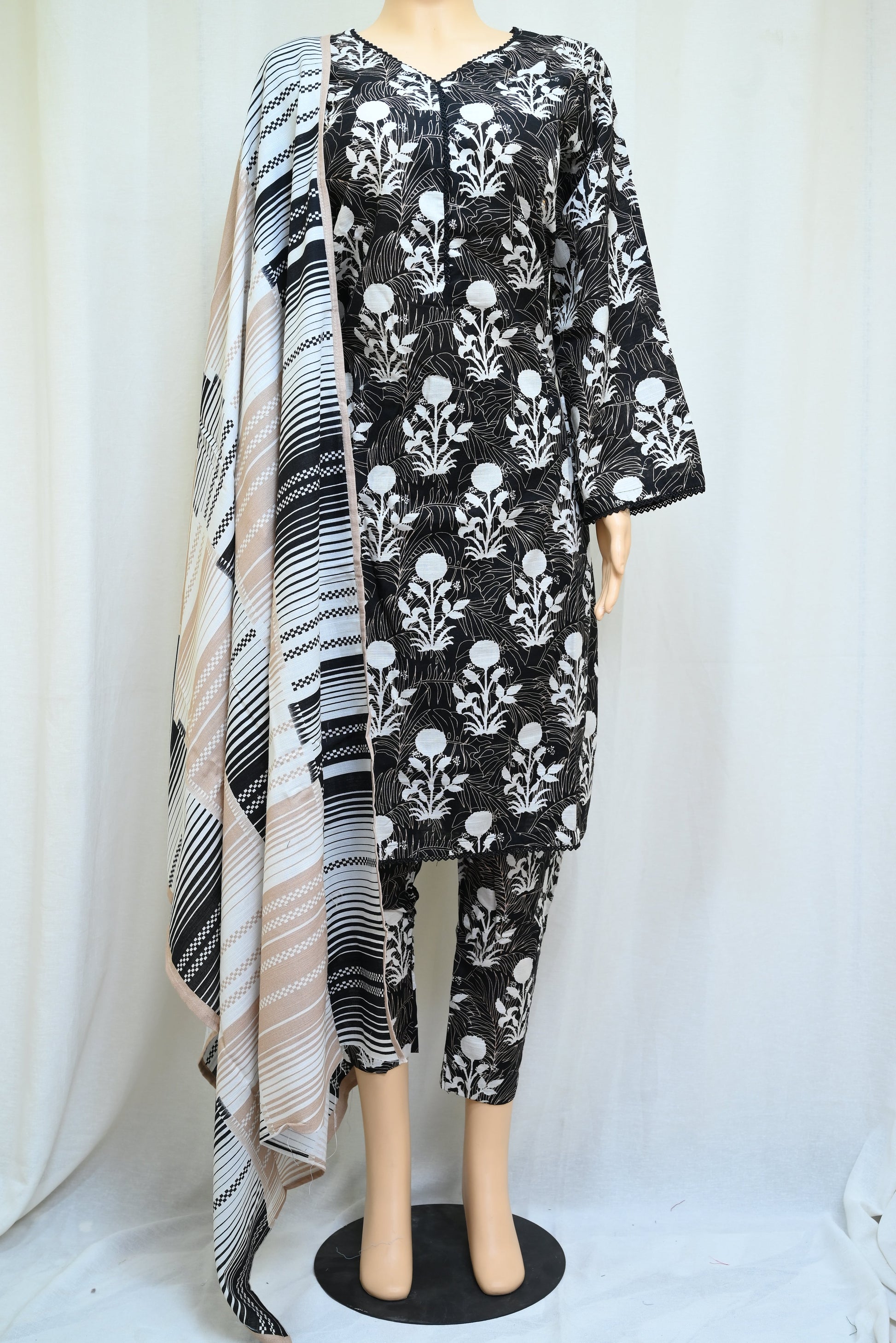 5051-Women's 3-Piece Winter Suit – Printed Khaddar Shirt, Trouser & Dupatta | Round Neck, Long Length