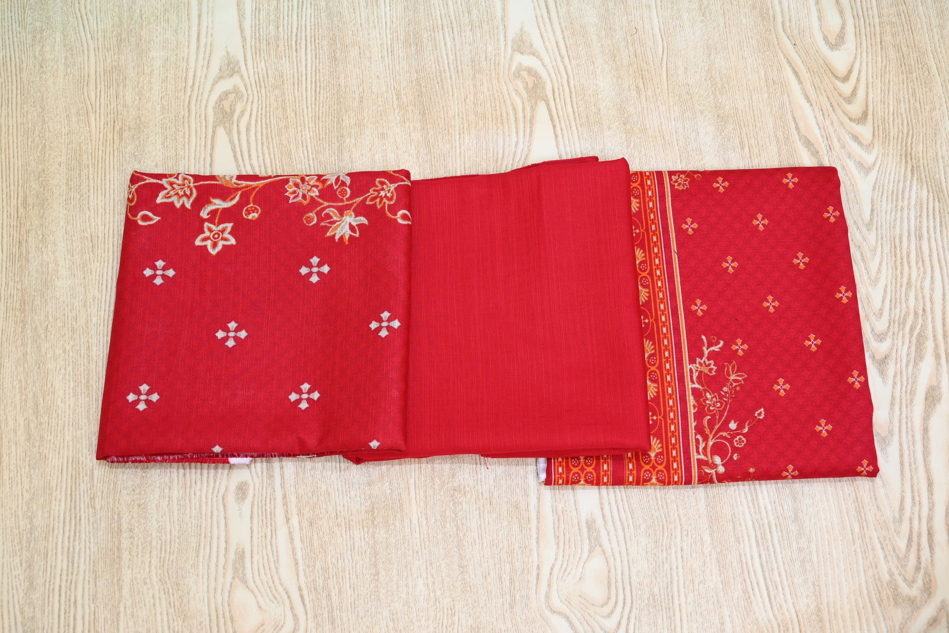 5504-Unstitched 3-Piece Premium Khaddar Suit – 2.5M Printed Shirt, Dupatta & Trouser | Winter Collection