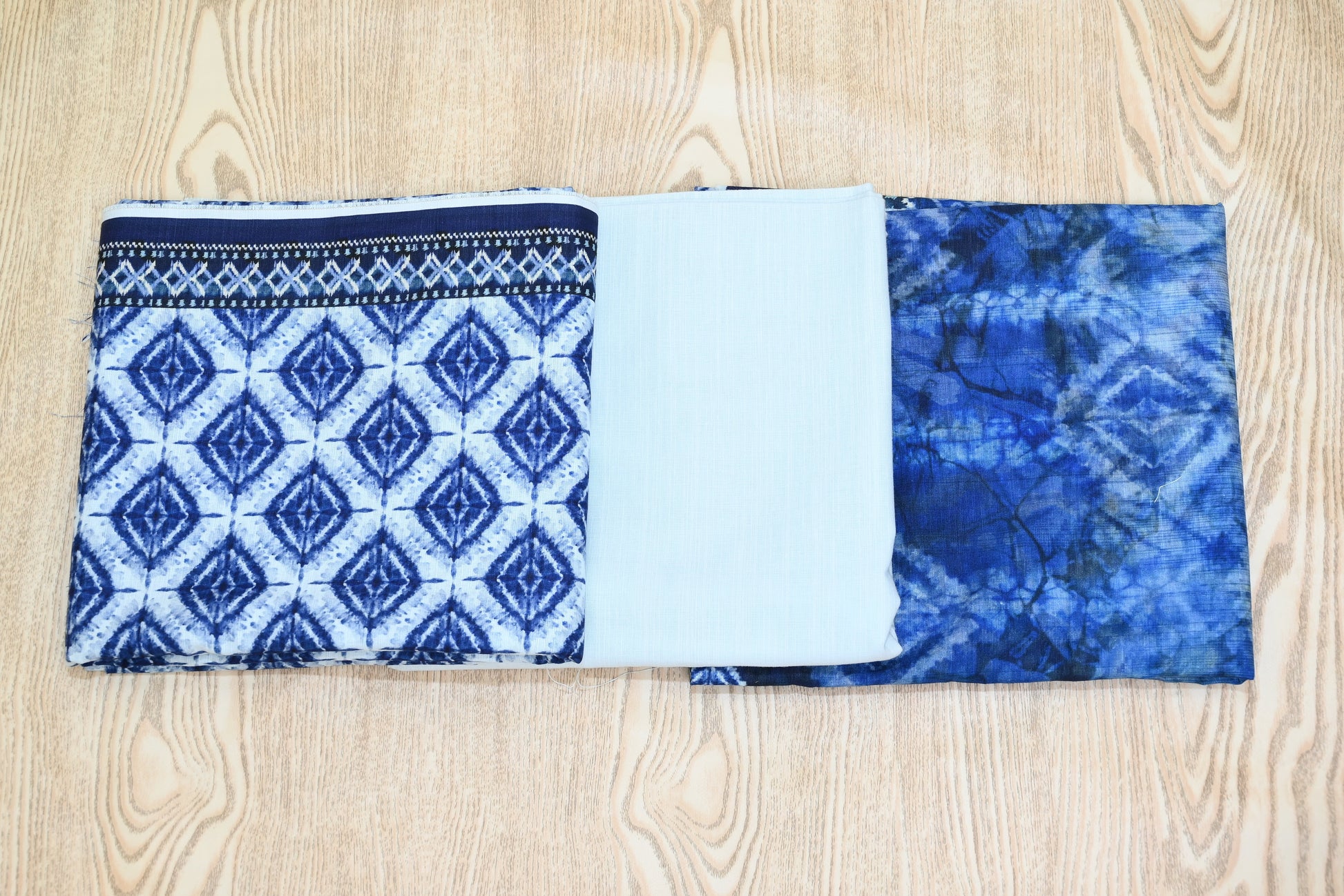 5504-Unstitched 3-Piece Premium Khaddar Suit – 2.5M Printed Shirt, Dupatta & Trouser | Winter Collection