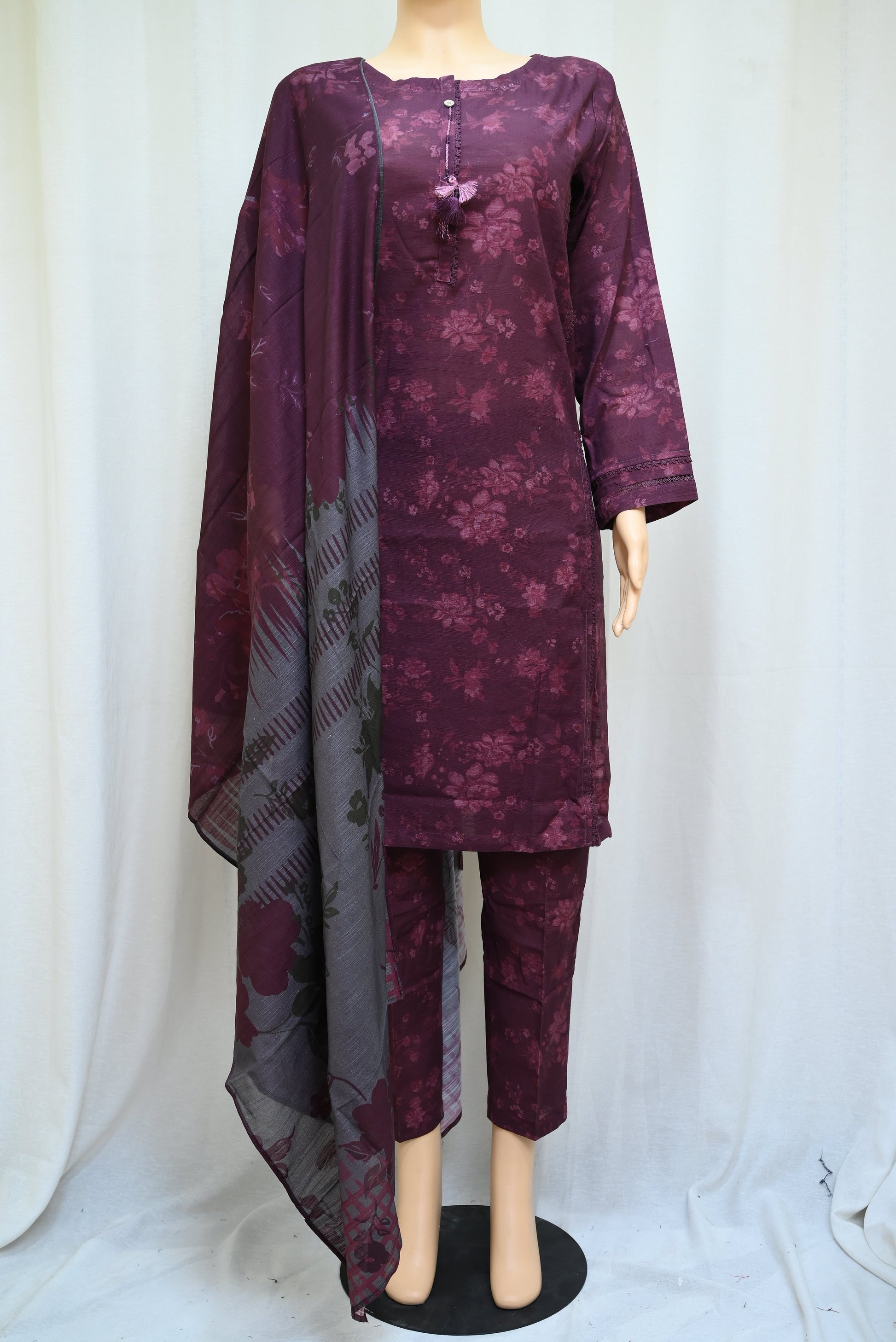 5053-Women’s Winter 3-Piece Stitched Khaddar Suit – Round Neck, Printed Shirt & Trouser with Dupatta