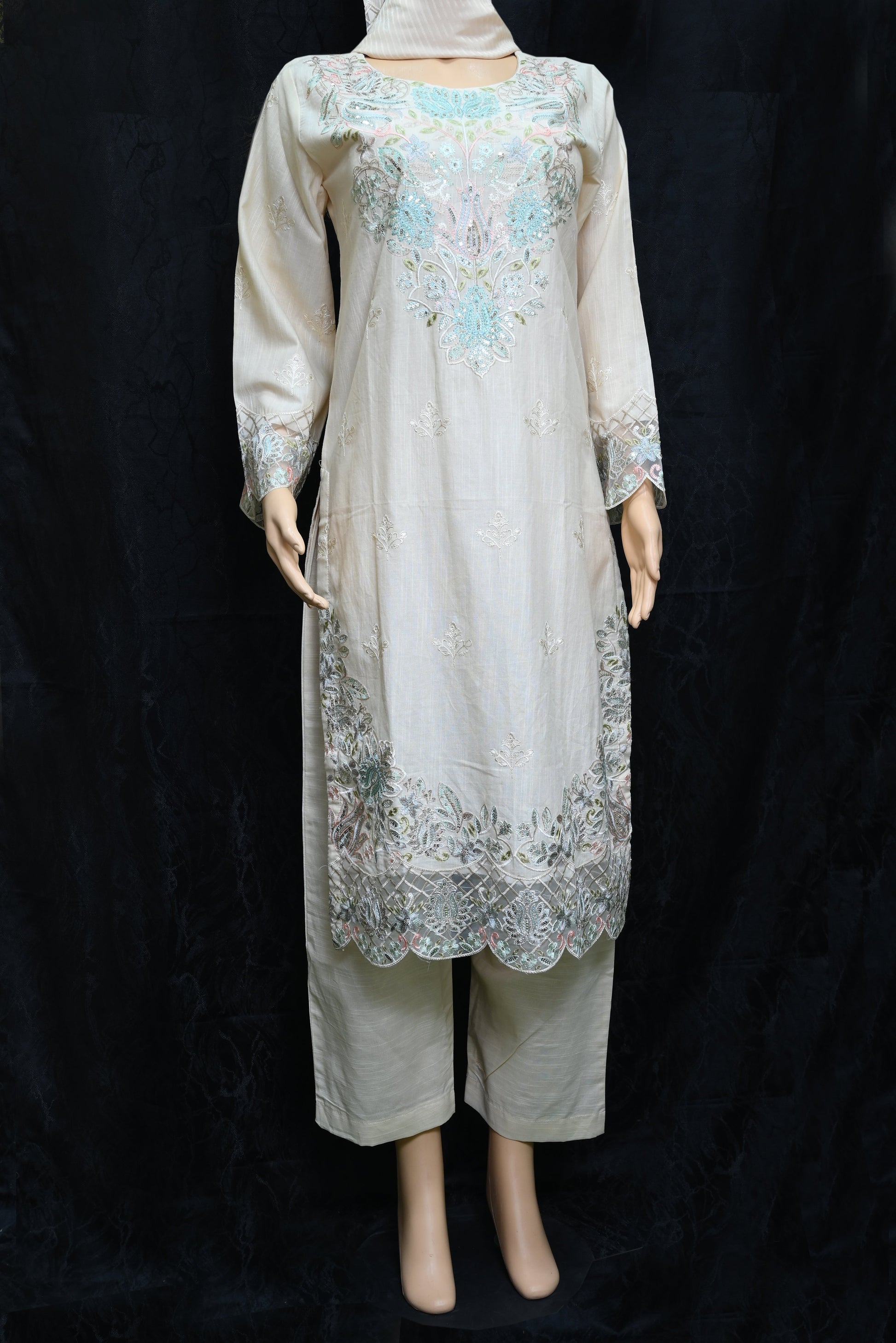 5062-3 Piece Embroidered Khaddar Suit – Elegant Winter Collection for Women | Premium Fabric