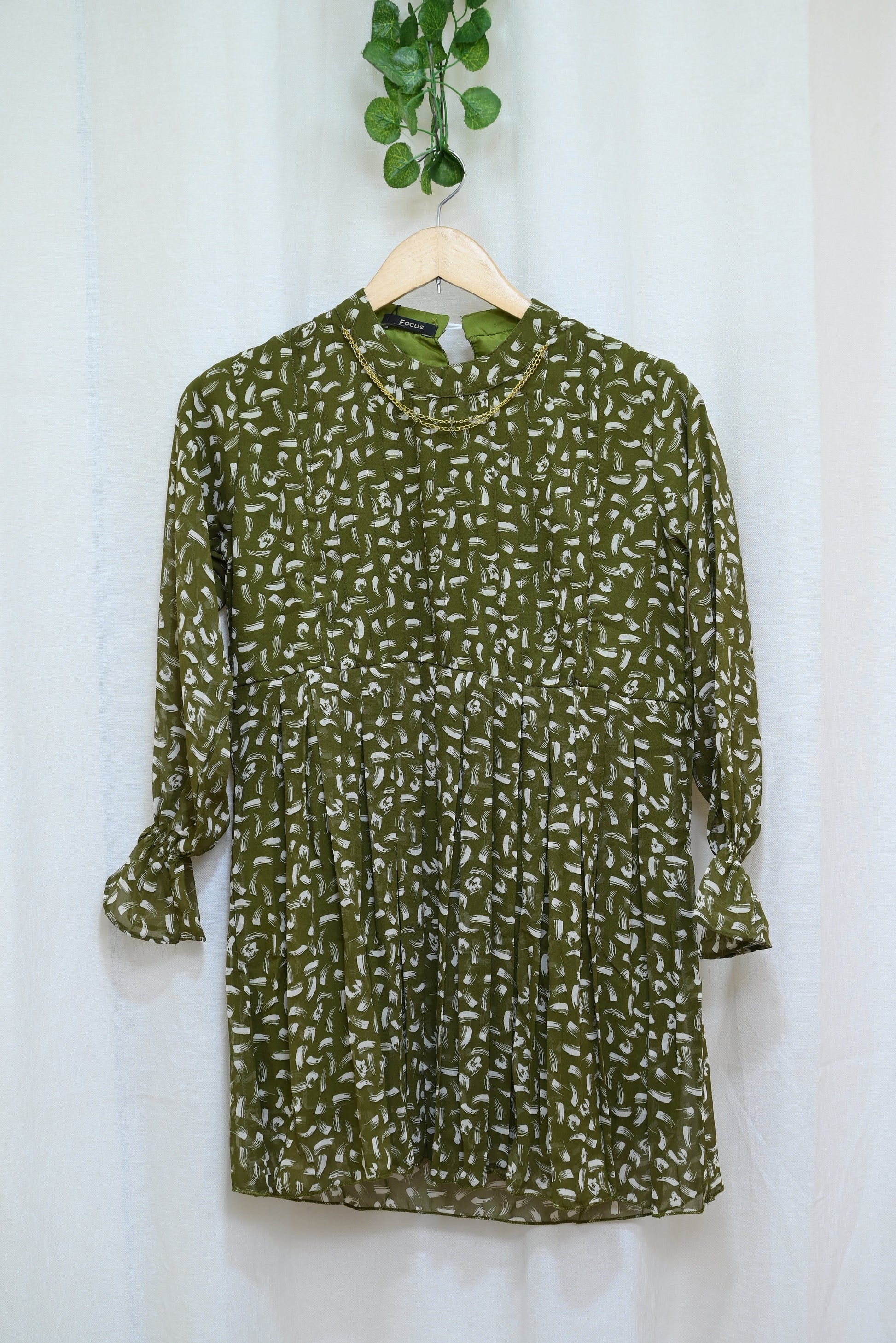 1202-Women’s Imported Printed Top – Round Neck, Short Length | Winter Collection