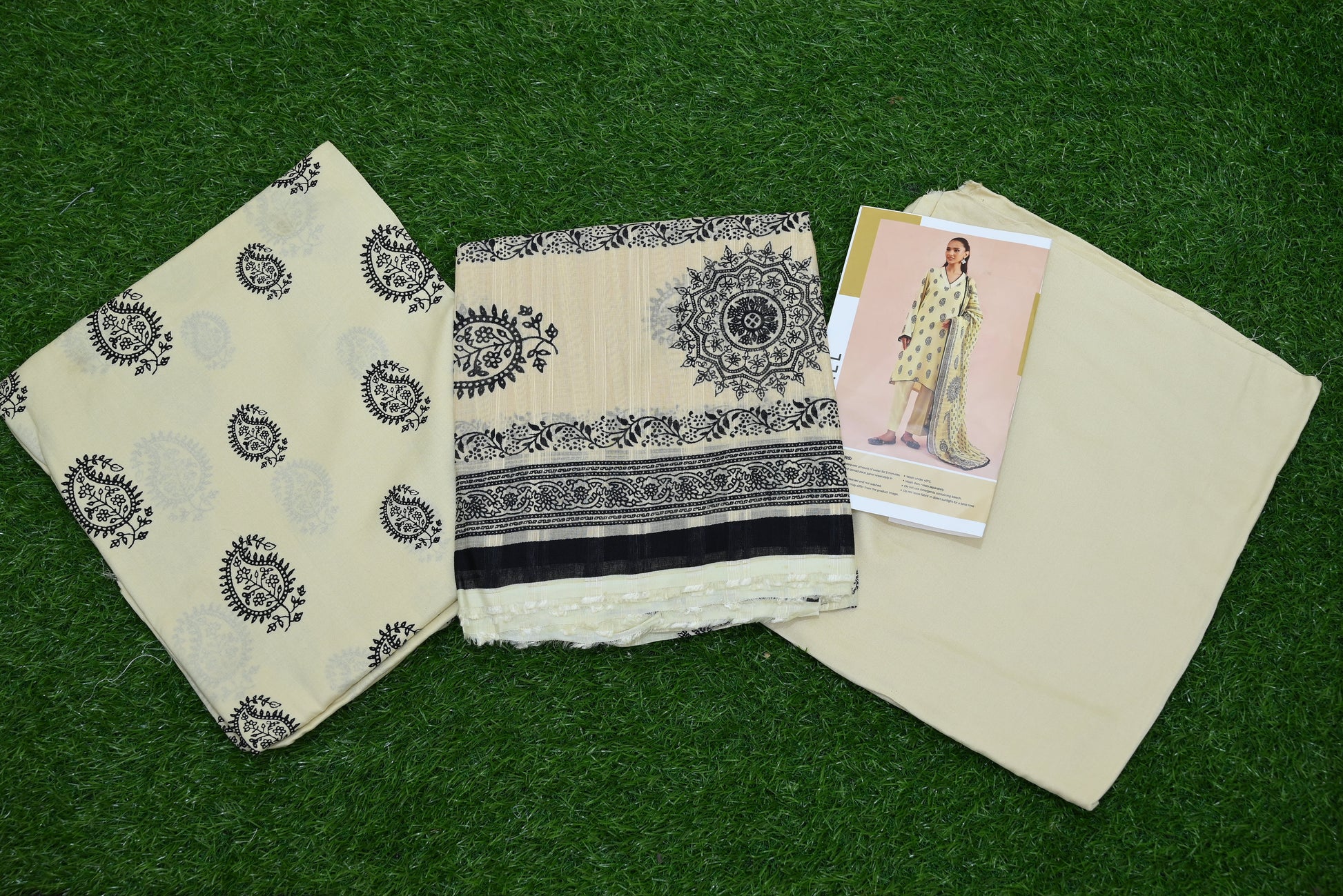 5511-3-Piece Unstitched Premium Linen Suit – Printed Shirt, Fancy Dupatta & Trouser (Wider Width)