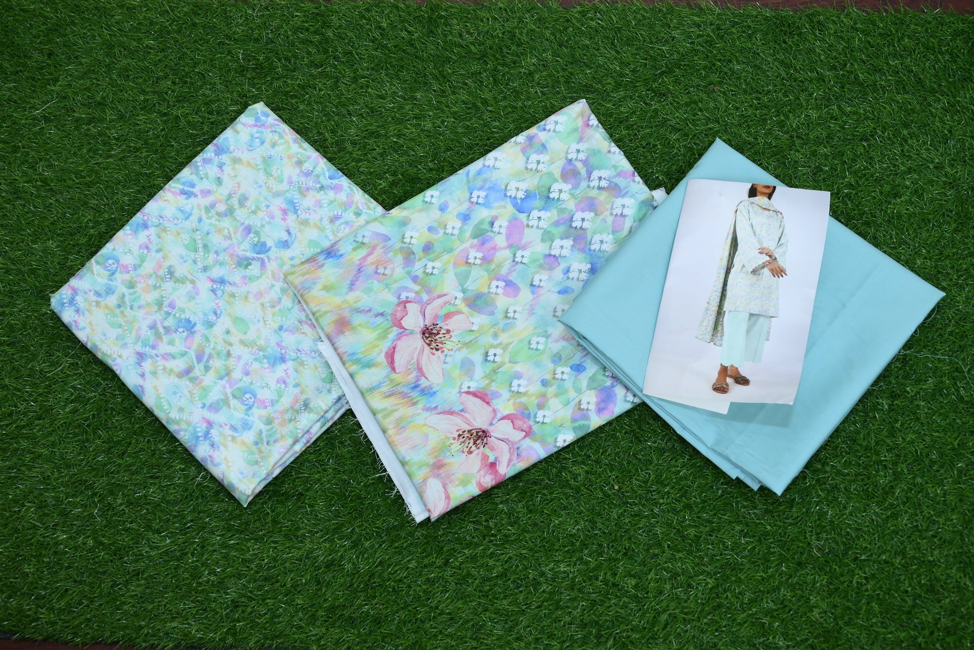 5515- 3-Piece Unstitched Linen Suit – Printed Shirt, Plain Trouser & Fancy Dupatta | Winter Collection