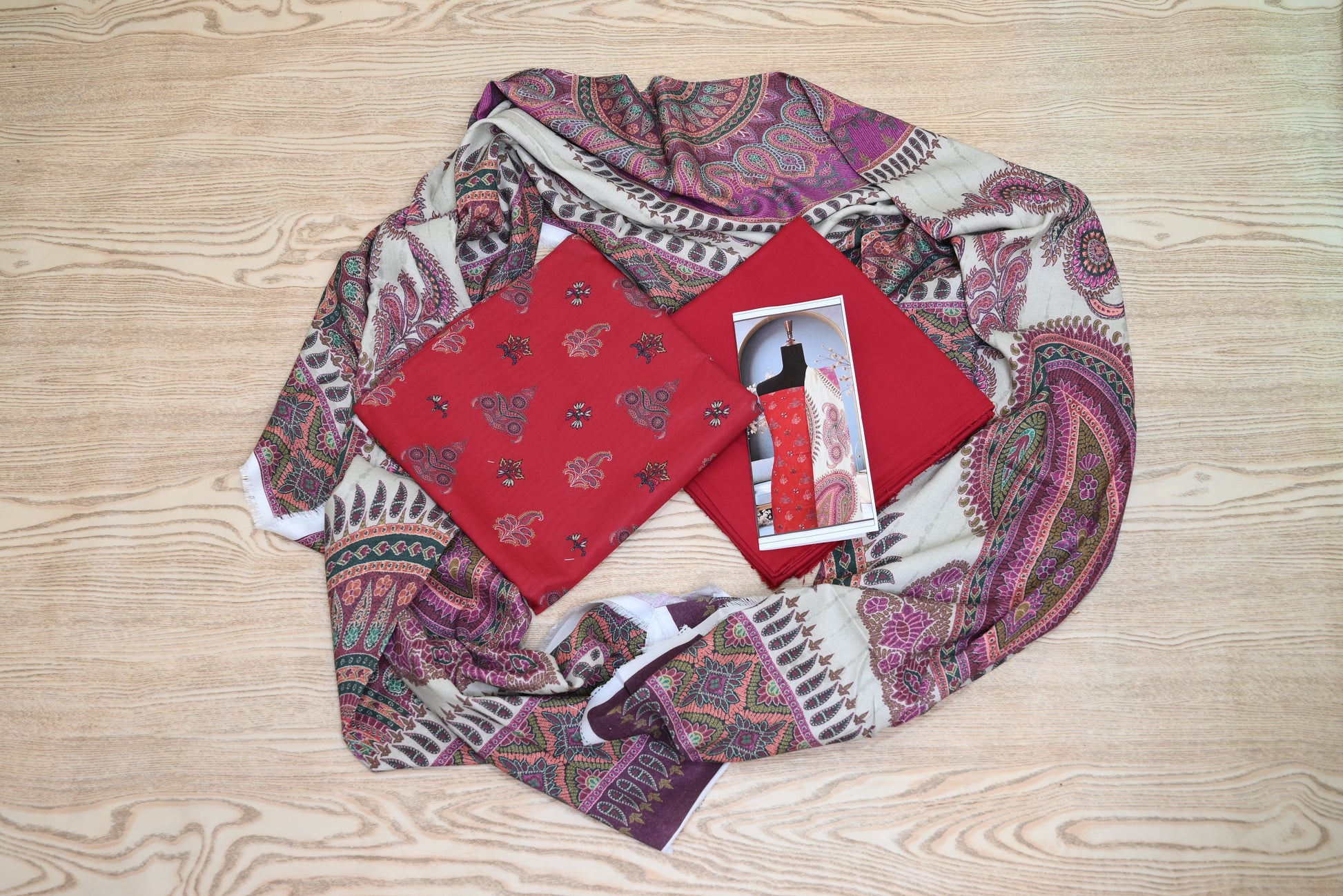 5510-3-Piece Unstitched Silk Touch Khaddar Suit – Printed Shirt, Wool Shawl & Trouser