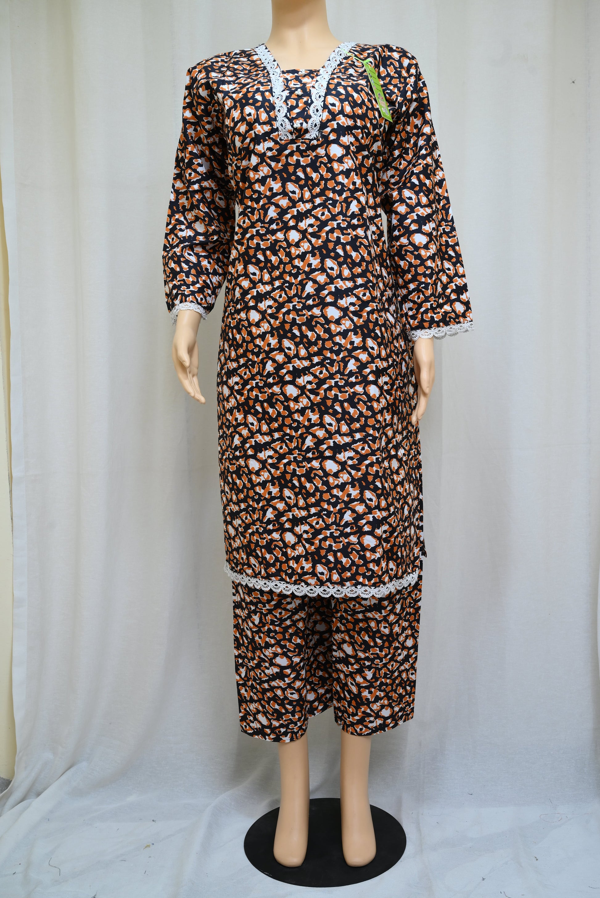 1030-Printed Lawn 2-Piece Set – Round Neck Shirt & Printed Trouser