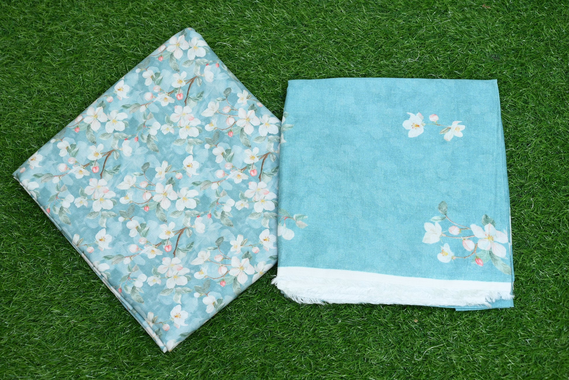 5509-Unstitched 3-Piece Premium Model Suit – Printed Shirt, Shawl & Trouser Set