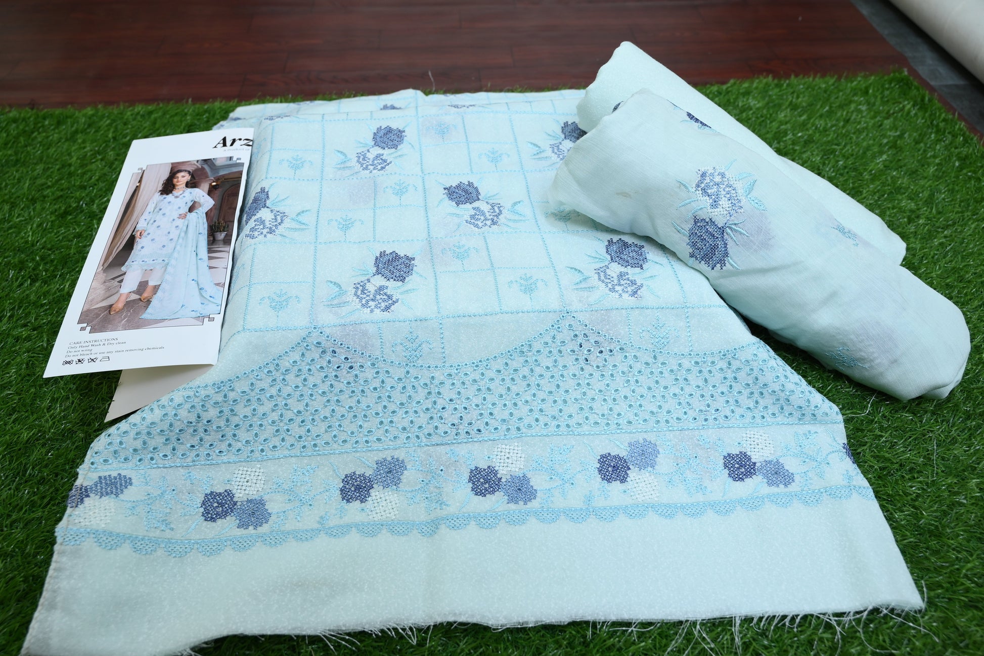 5506-3-Piece Unstitched Karandi Suit – Embroidered Shirt, Diamond Embroidered Dupatta & Trouser