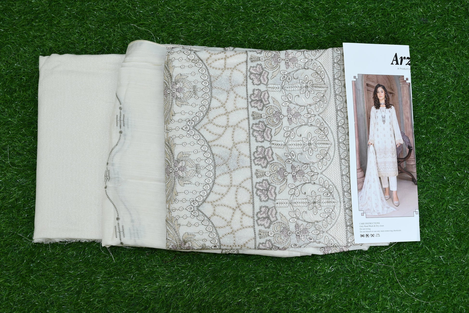 5506-3-Piece Unstitched Karandi Suit – Embroidered Shirt, Diamond Embroidered Dupatta & Trouser