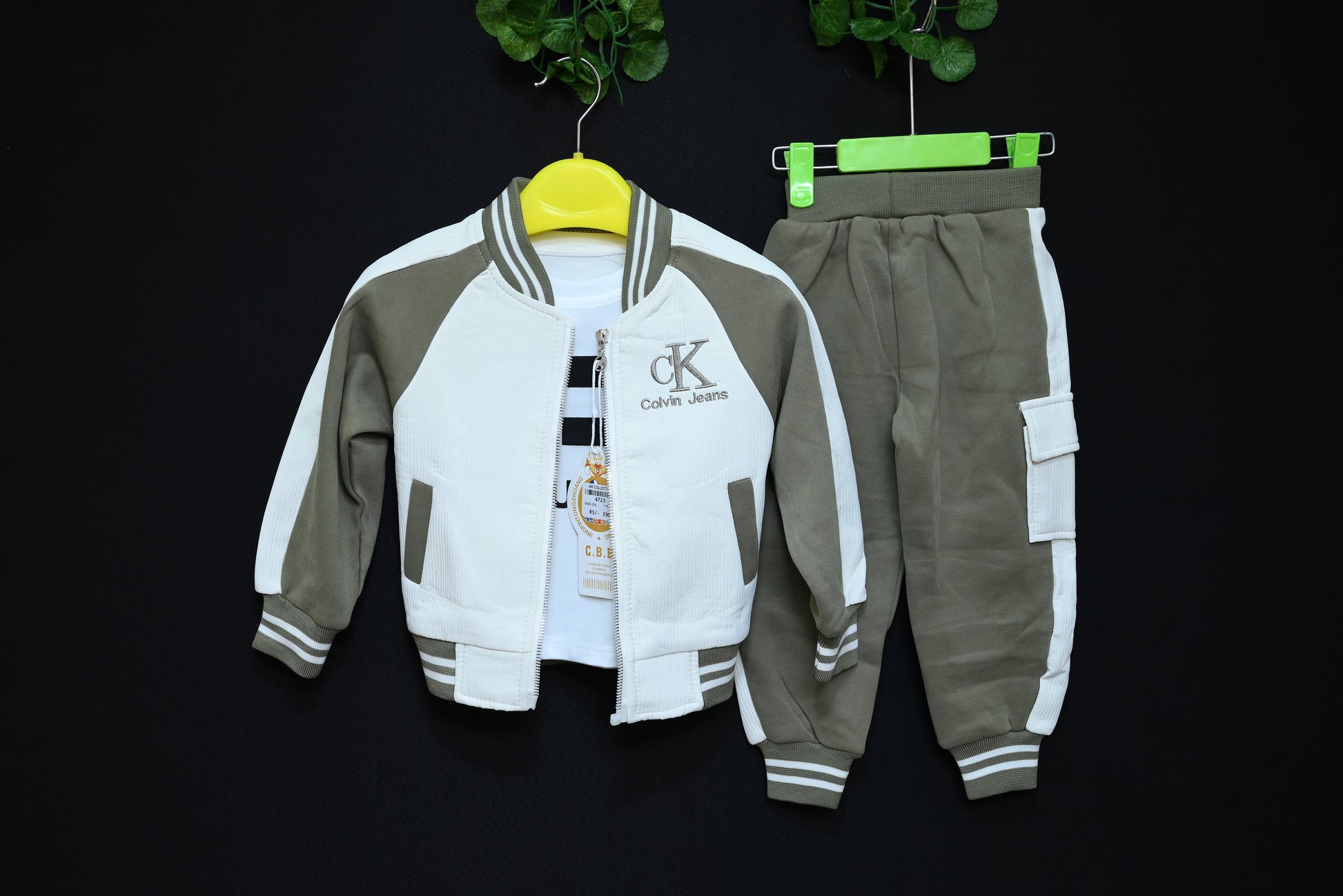 4723-Stylish Baba Winter Set – 2-Piece Outfit with Printed Shirt & Warm Jacket | Western-Inspired