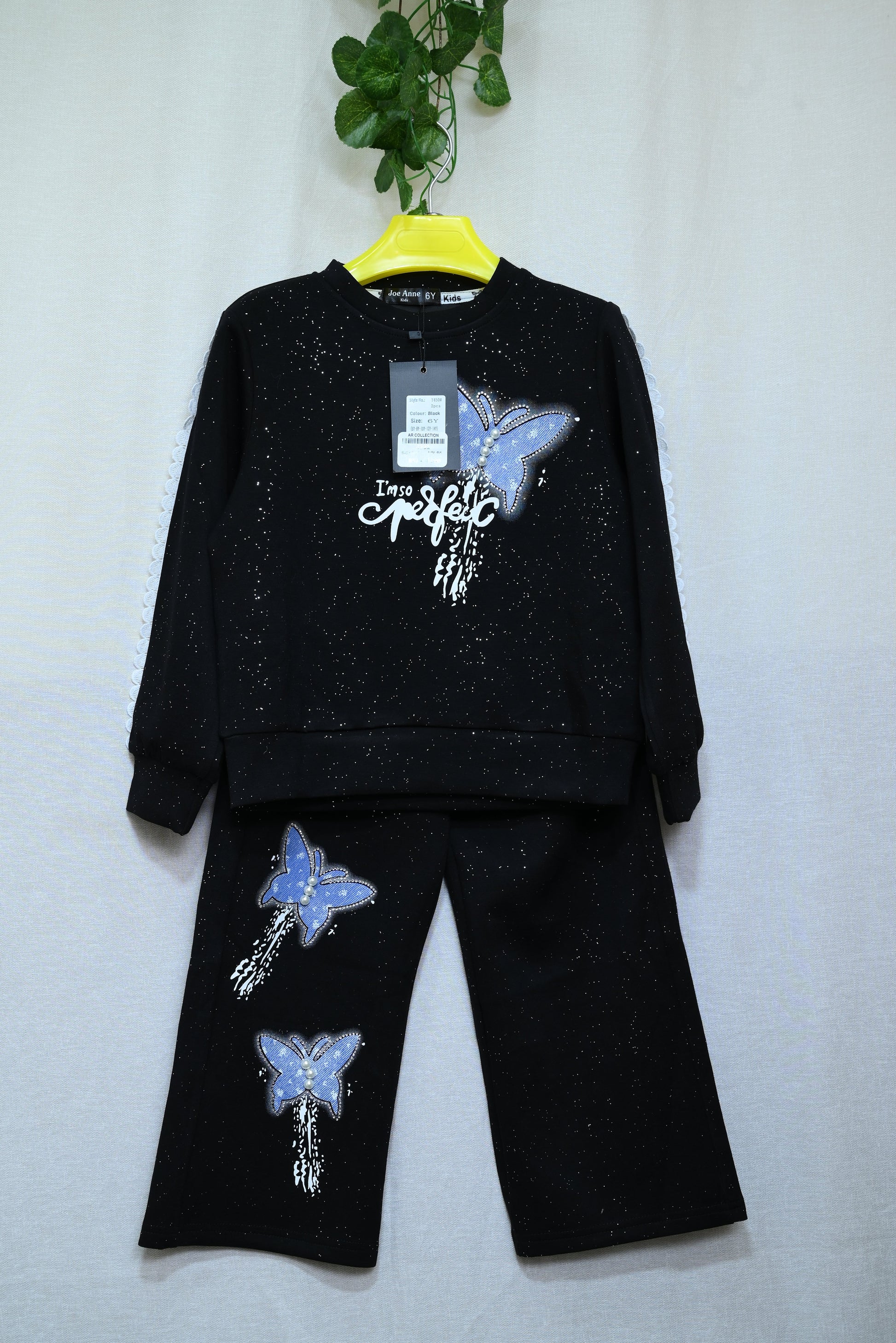 4231-2-Piece Winter Outfit for Babies – Imported Fabric | Printed Round Neck Shirt | Western Style