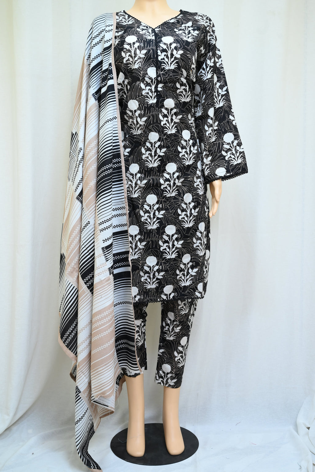 5051-Women's 3-Piece Winter Suit – Printed Khaddar Shirt, Trouser & Dupatta | Round Neck, Long Length