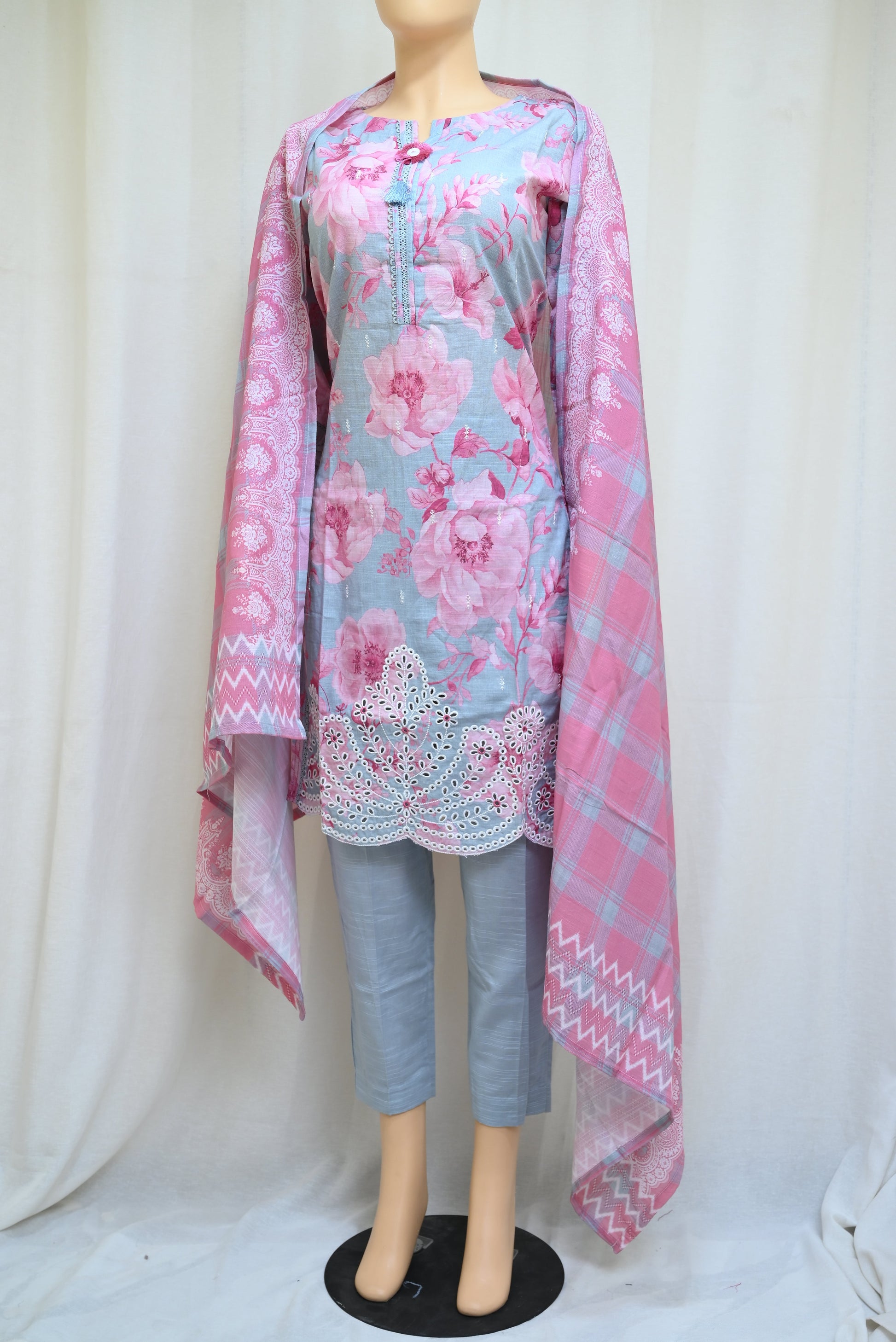 5052-Women’s Winter 3-Piece Stitched Suit – Embroidered Khaddar, Printed Shirt, Plain Trouser, Dupatta