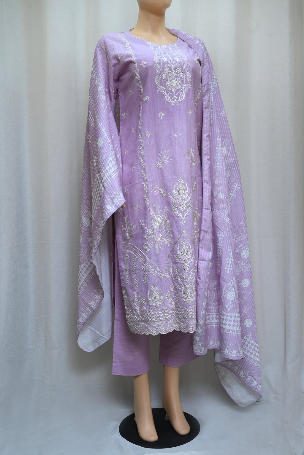 5062-3 Piece Embroidered Khaddar Suit – Elegant Winter Collection for Women | Premium Fabric