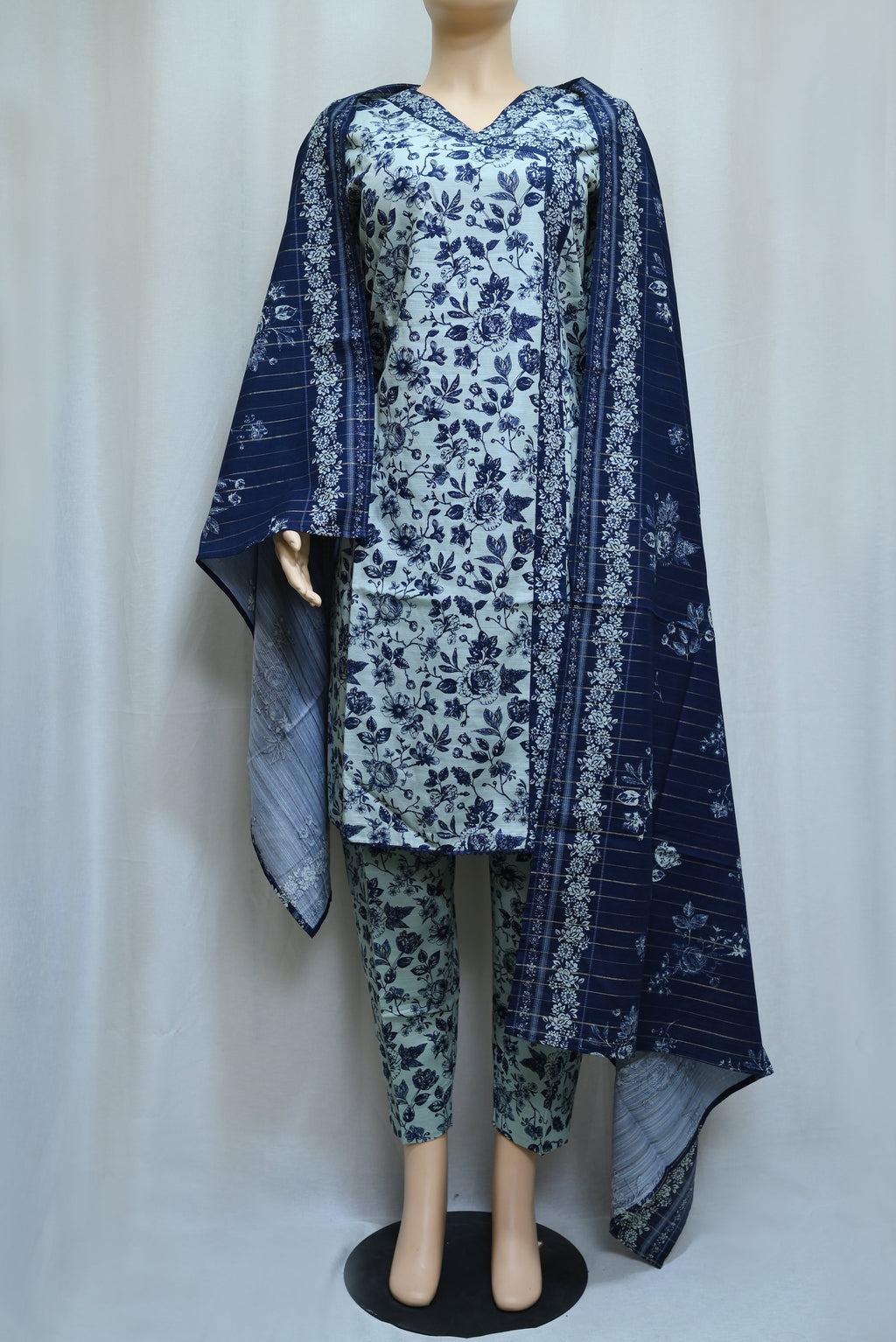 5067-3 Piece Khaddar Printed Suit – Chic & Comfortable Winter Wear for Women