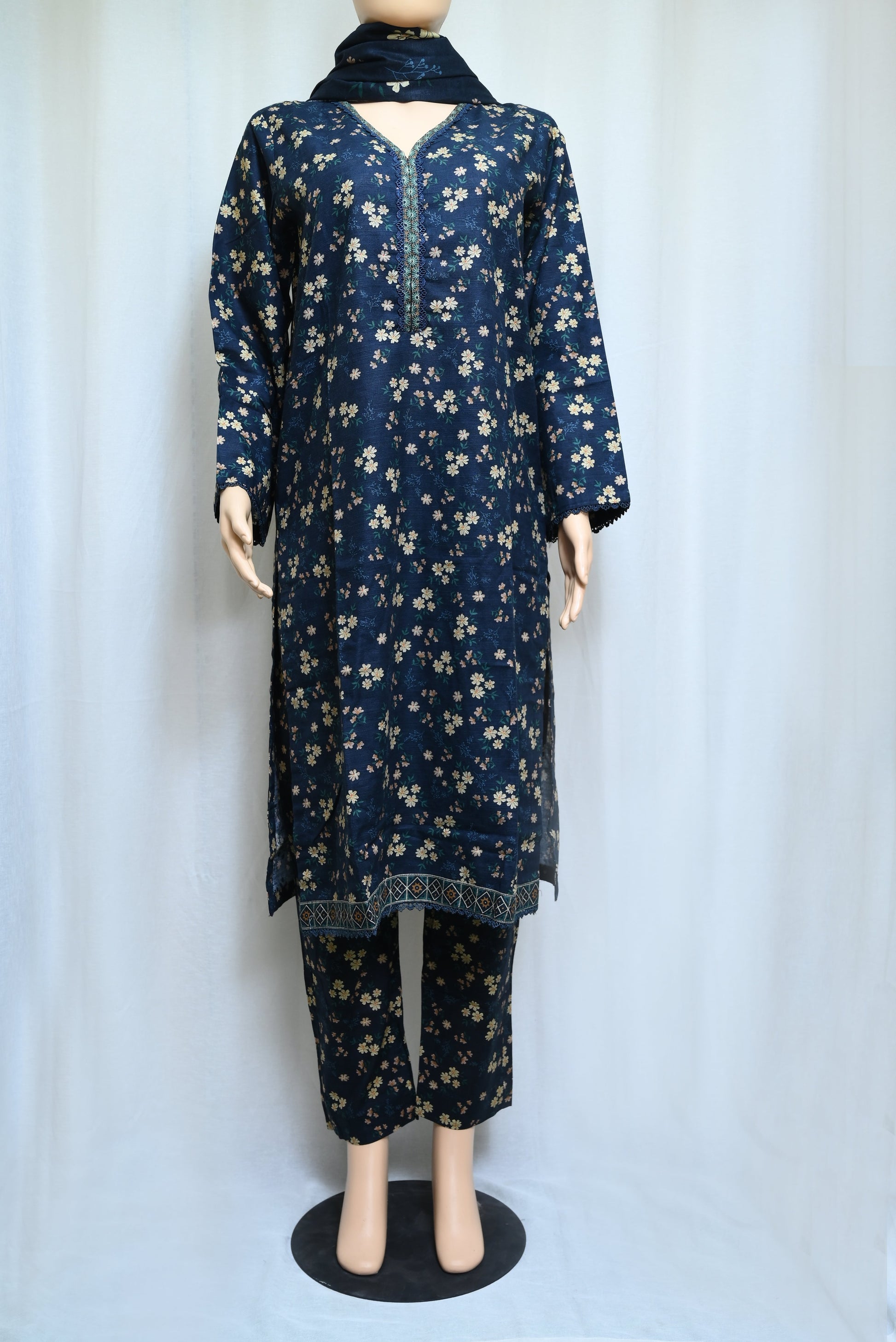 5067-3 Piece Khaddar Printed Suit – Chic & Comfortable Winter Wear for Women