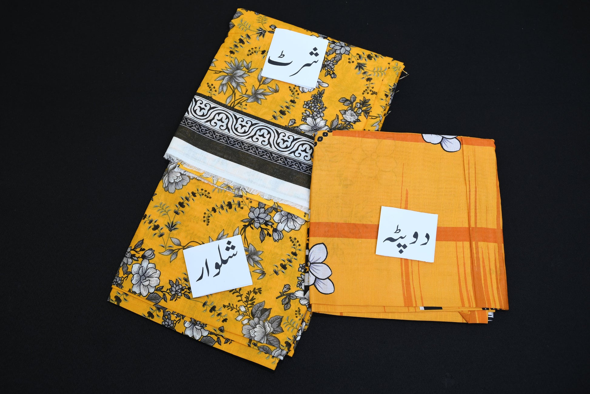 5518-Elegant 3-Piece Unstitched Khaddar Ensemble – Artfully Printed Shirt, Luxe Dyed Trouser & Statement Dupatta