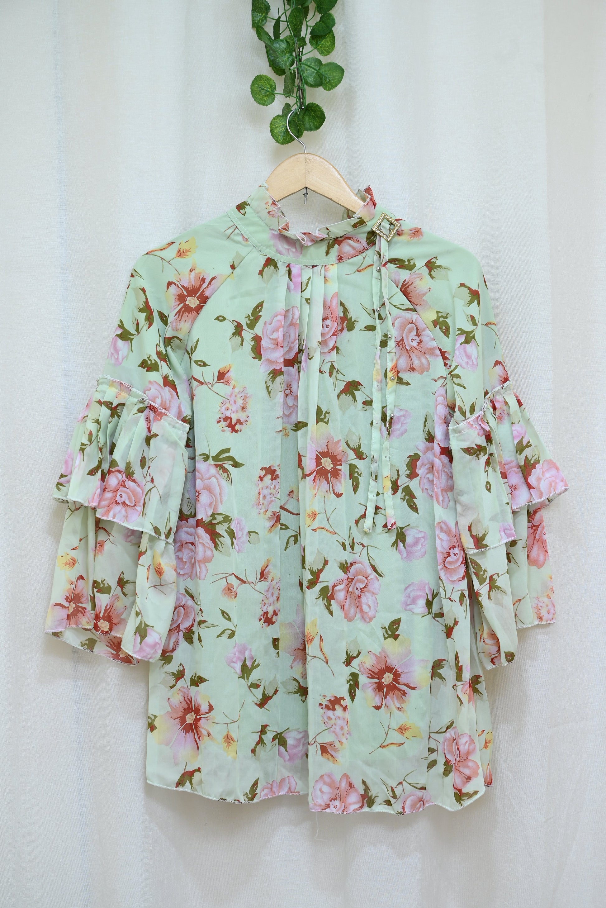 1202-Women’s Imported Printed Top – Round Neck, Short Length | Winter Collection