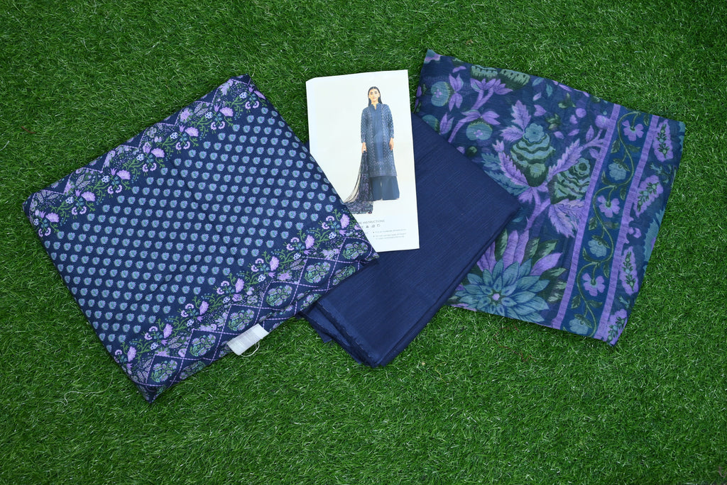 5513-3-Piece Unstitched Premium Khaddar Suit – Printed Shirt, Contrast Dupatta & Dyed Trouser