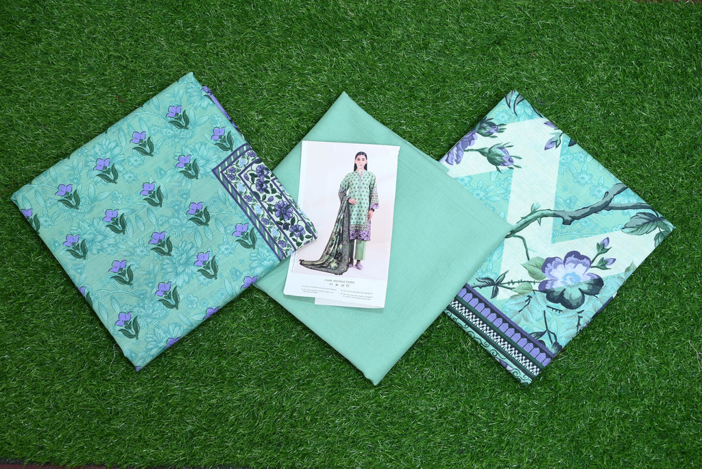 5513-3-Piece Unstitched Premium Khaddar Suit – Printed Shirt, Contrast Dupatta & Dyed Trouser