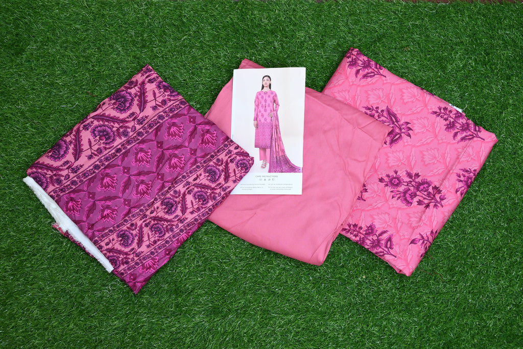 5513-3-Piece Unstitched Premium Khaddar Suit – Printed Shirt, Contrast Dupatta & Dyed Trouser