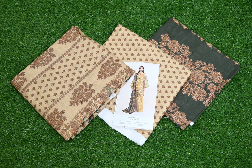 5513-3-Piece Unstitched Premium Khaddar Suit – Printed Shirt, Contrast Dupatta & Dyed Trouser